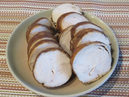 作り置きに♪香り華やぐやわらか鶏胸肉の紅茶煮