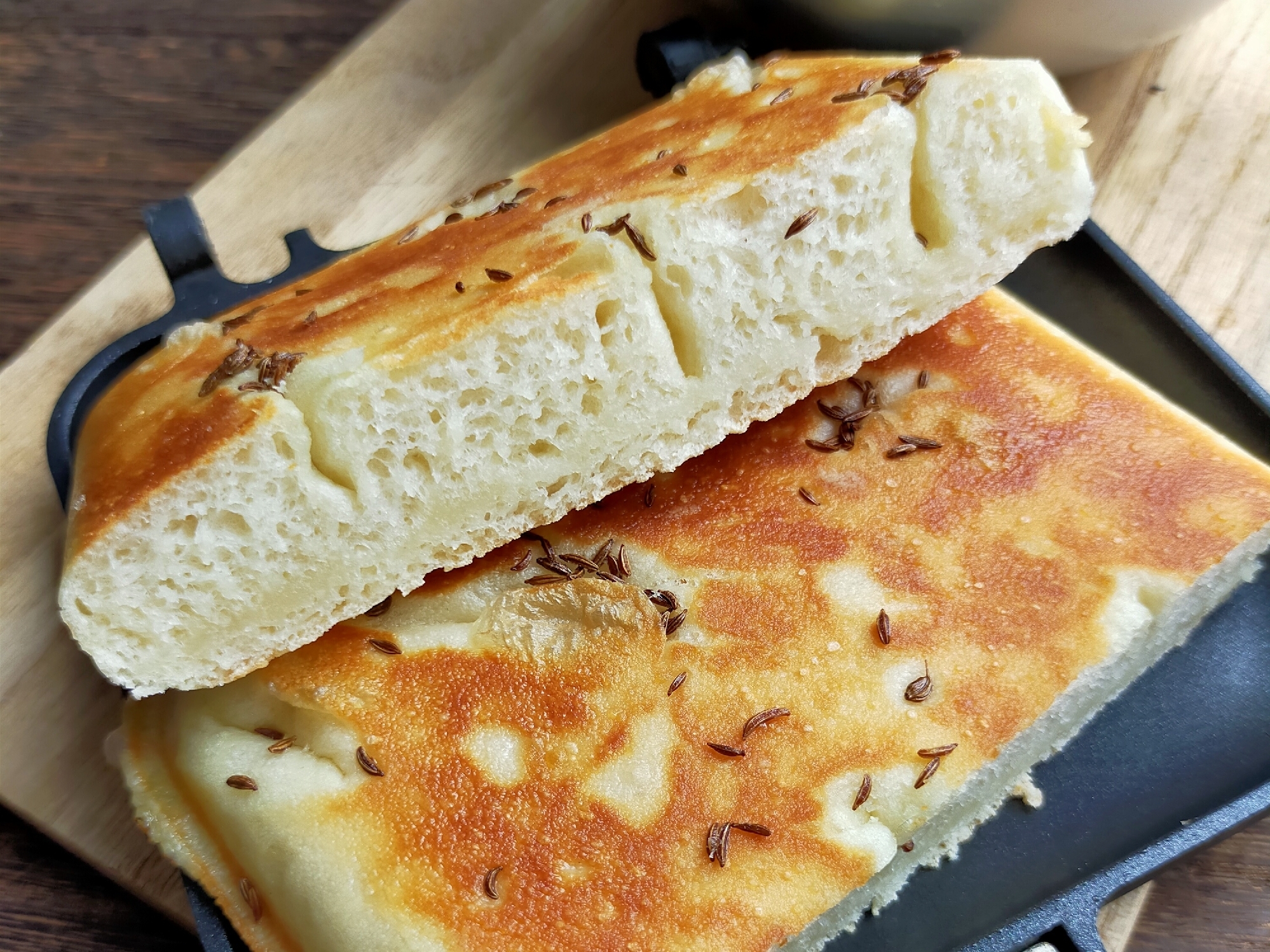 ホットサンドメーカーで焼き上げるフォカッチャ