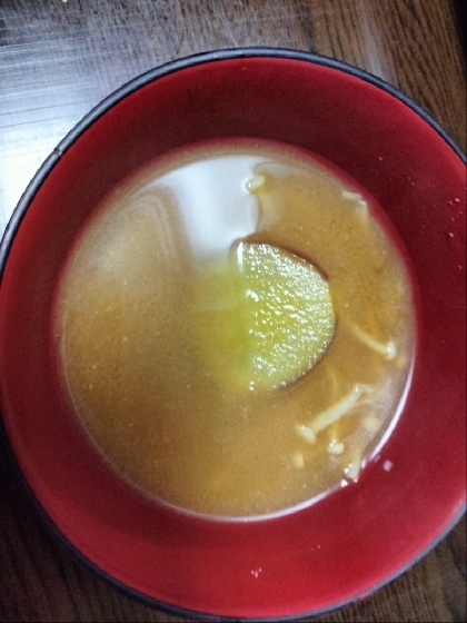 さつまいもとえのきの味噌汁