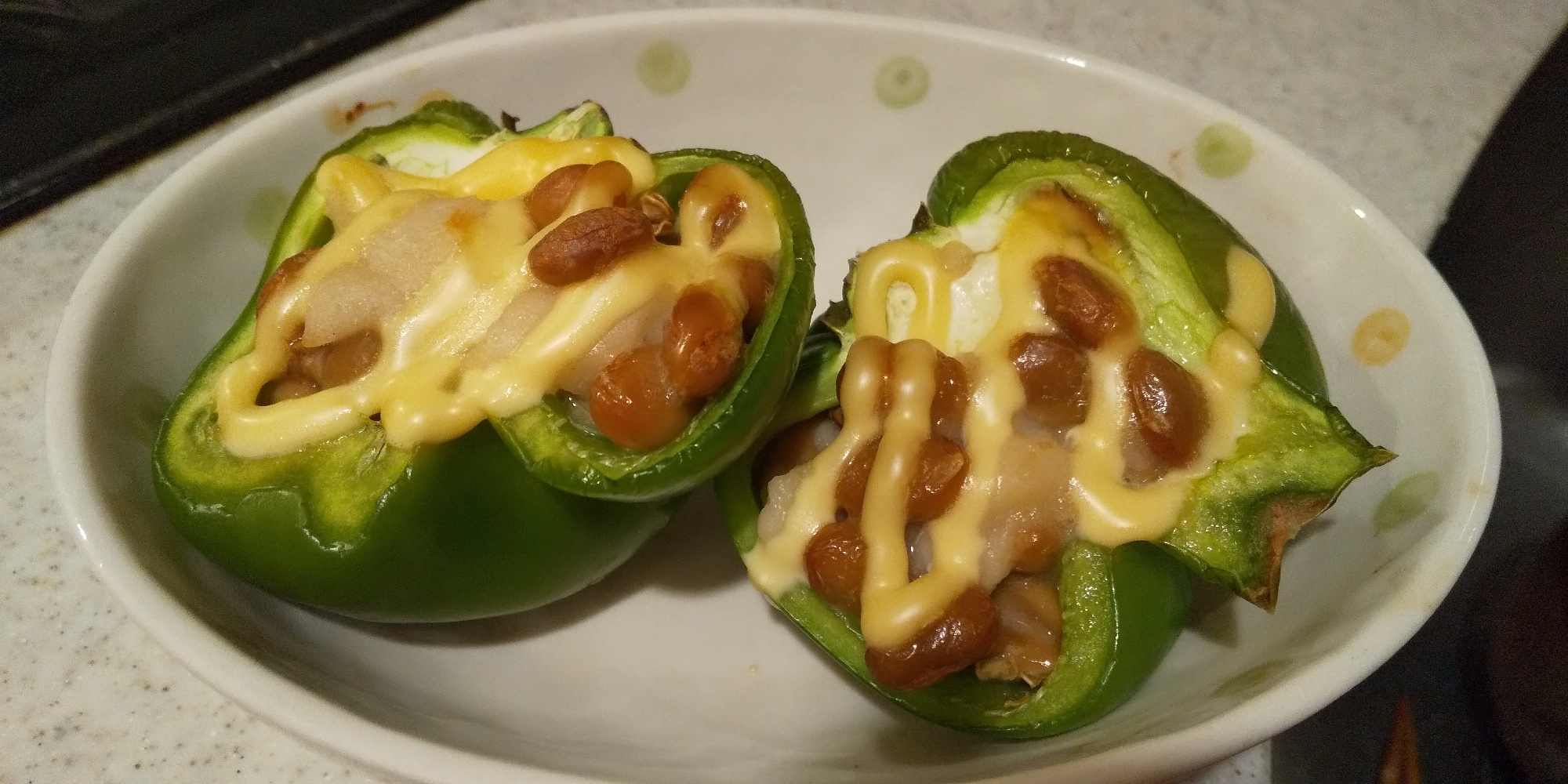 ピーマンまるごとレシピ 納豆チーズ焼き