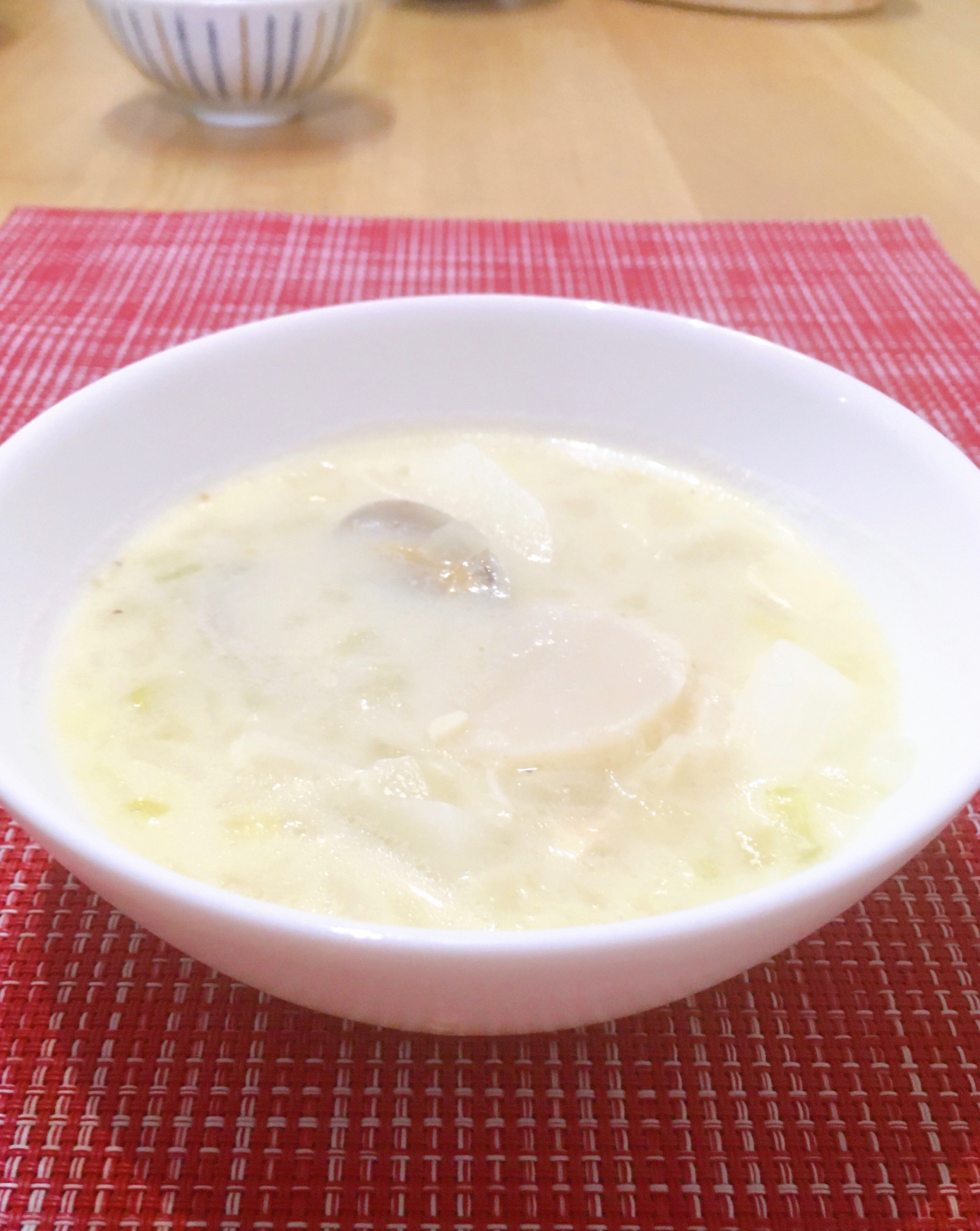 ホッコリ体が温まる♡かぶと貝たっぷりの白味噌スープ