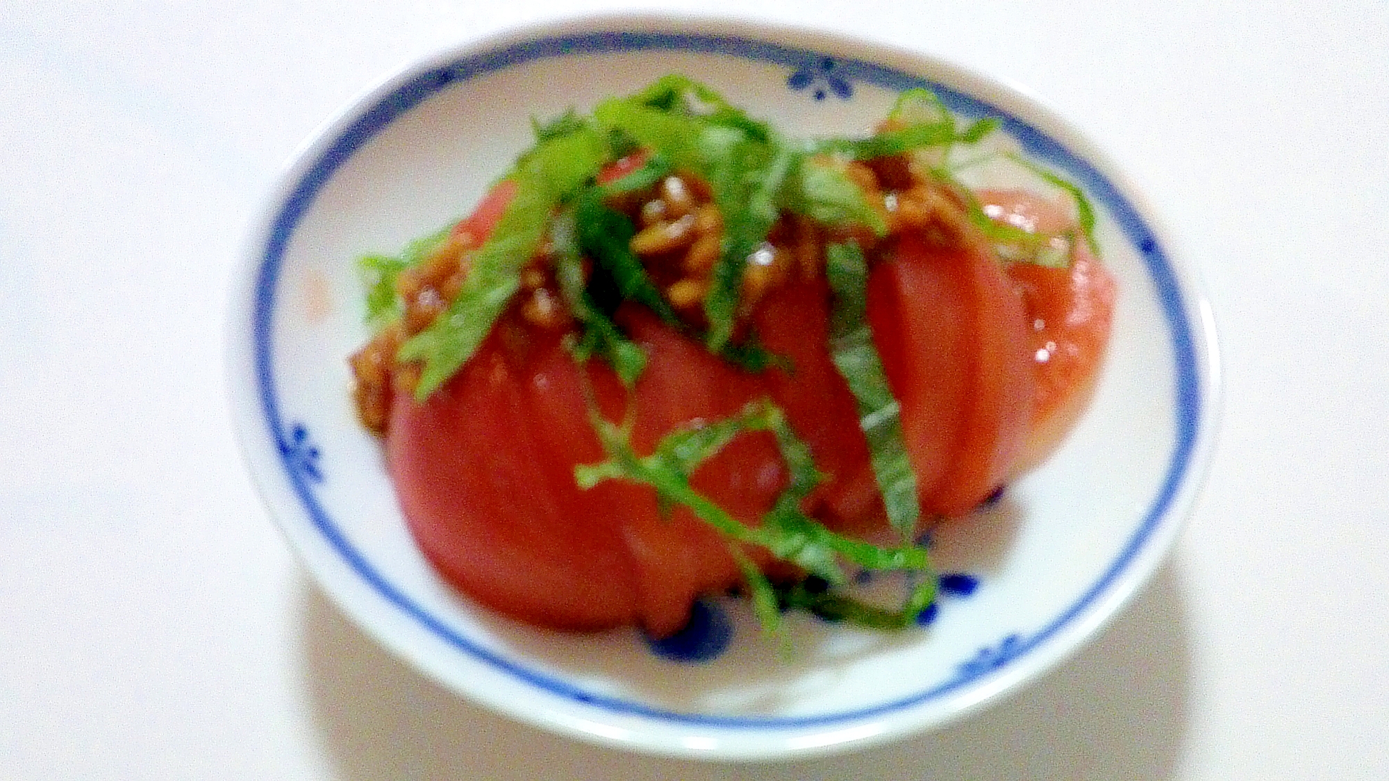 トマトの大葉と醤油麹の香味サラダ