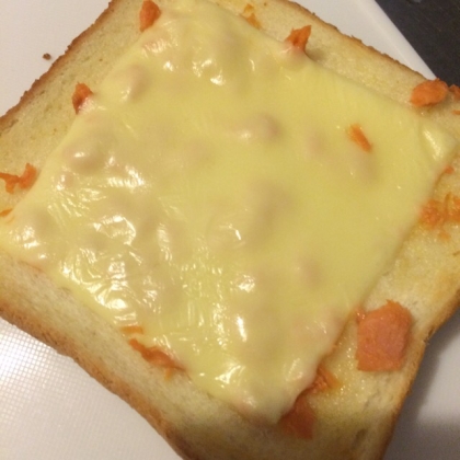 朝食に☆鮭フレークのチーズトースト
