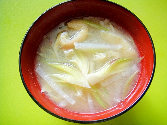 大根とみょうが油揚げの味噌汁