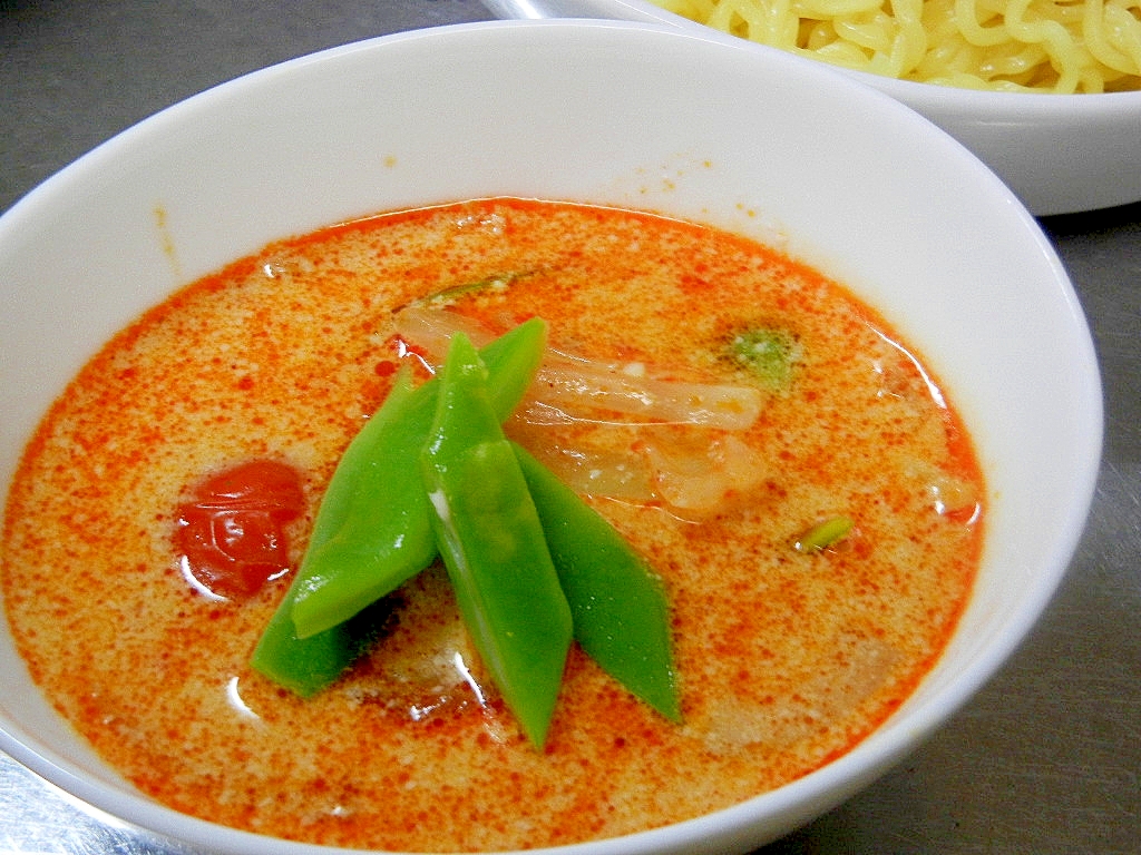 ランチに☆あったかいトムヤムつけ麺