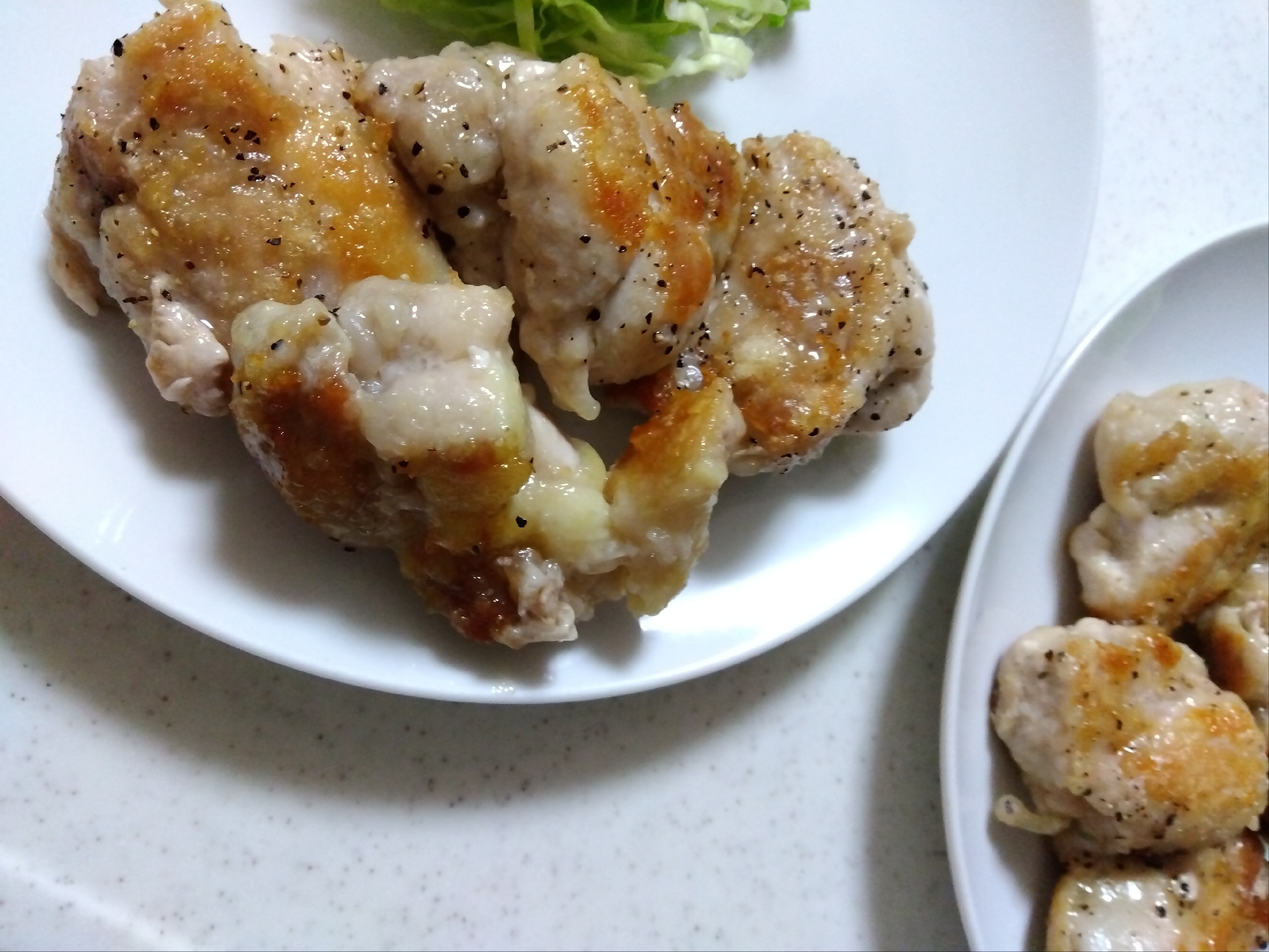 ごま油で鶏肉こんがり！チキンソテー