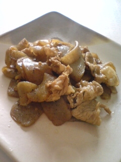 生芋こんにゃくと豚肉炒め
