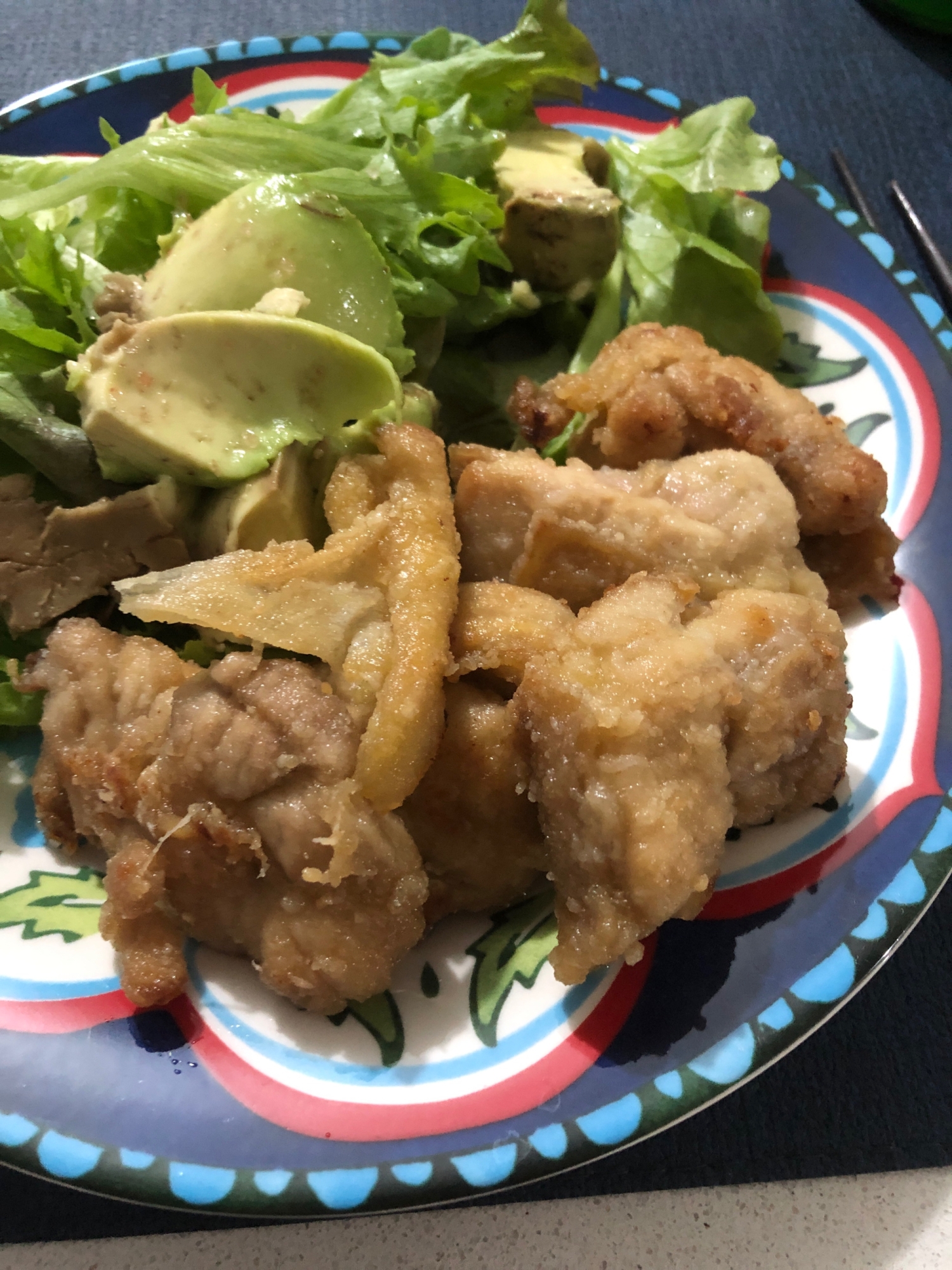 フライパンで揚げるとりの唐揚げ