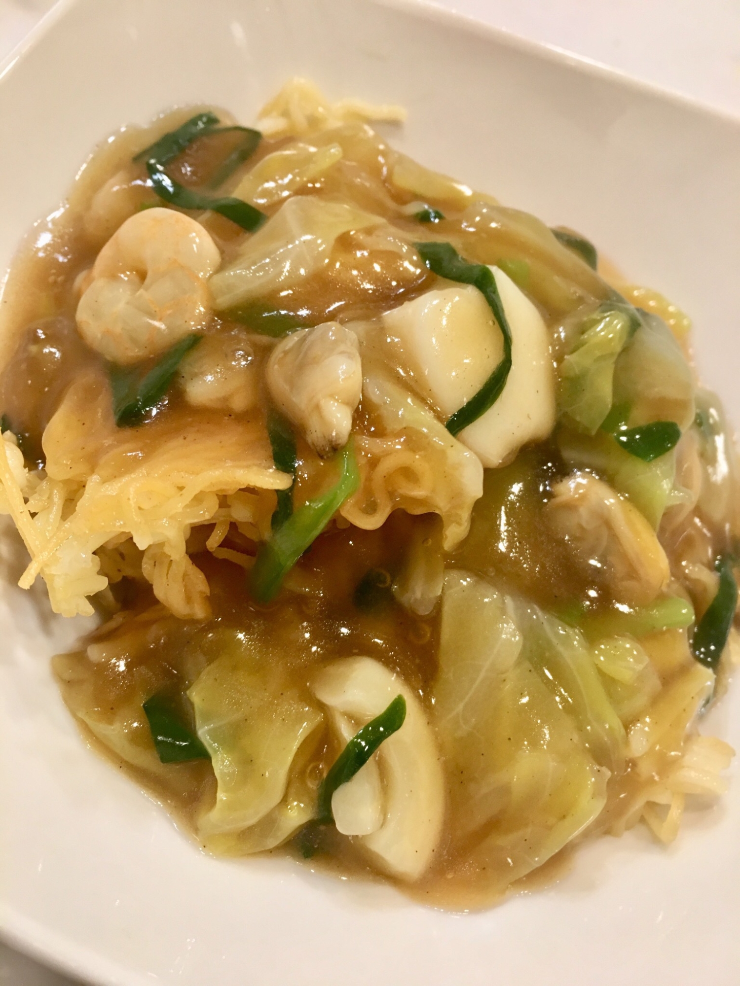 インスタント醤油ラーメンで★餡かけ堅焼きそば♪