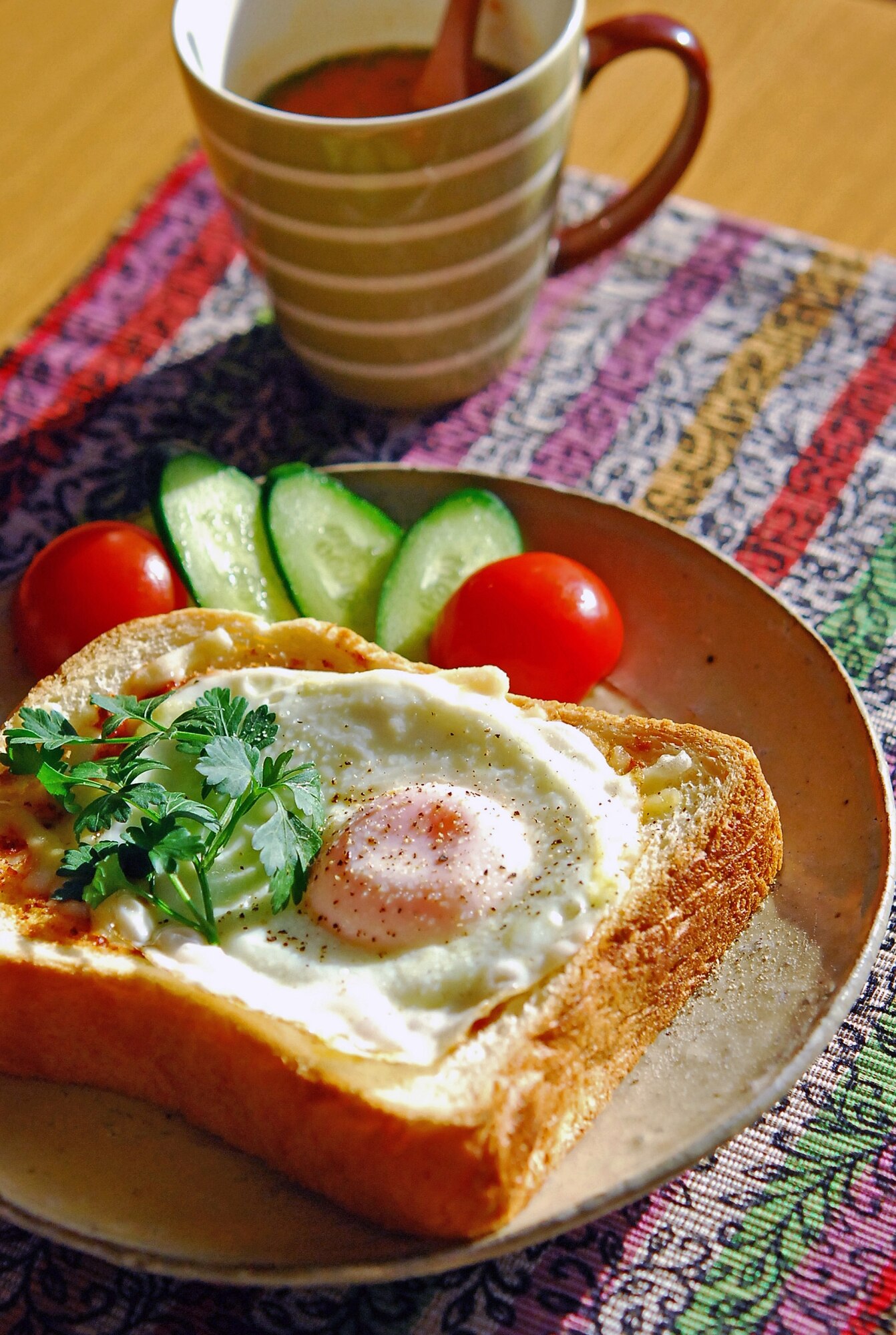 忙しい朝に！】ぴかぴか目玉焼きのっけトースト♪ レシピ・作り方 by