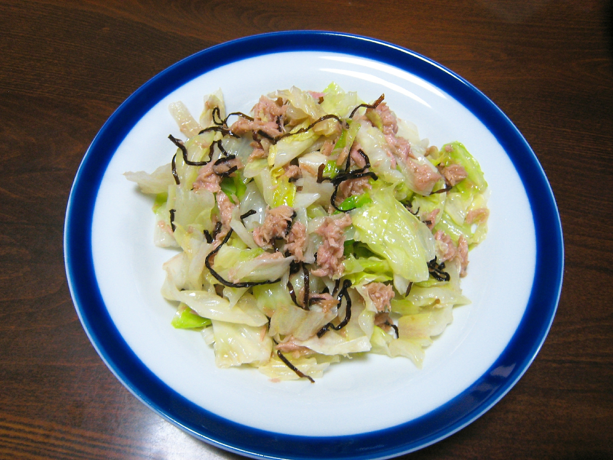 キャベツとツナと塩昆布の炒め物