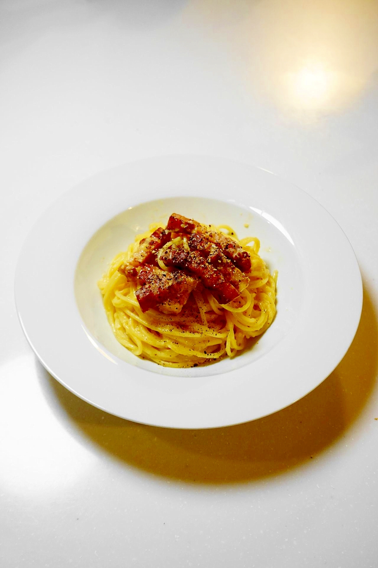 ソースは牛乳＆卵＆チーズだけだど絶品！カルボナーナ