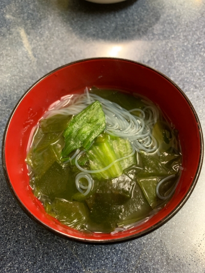 わかめとレタスと春雨のスープ