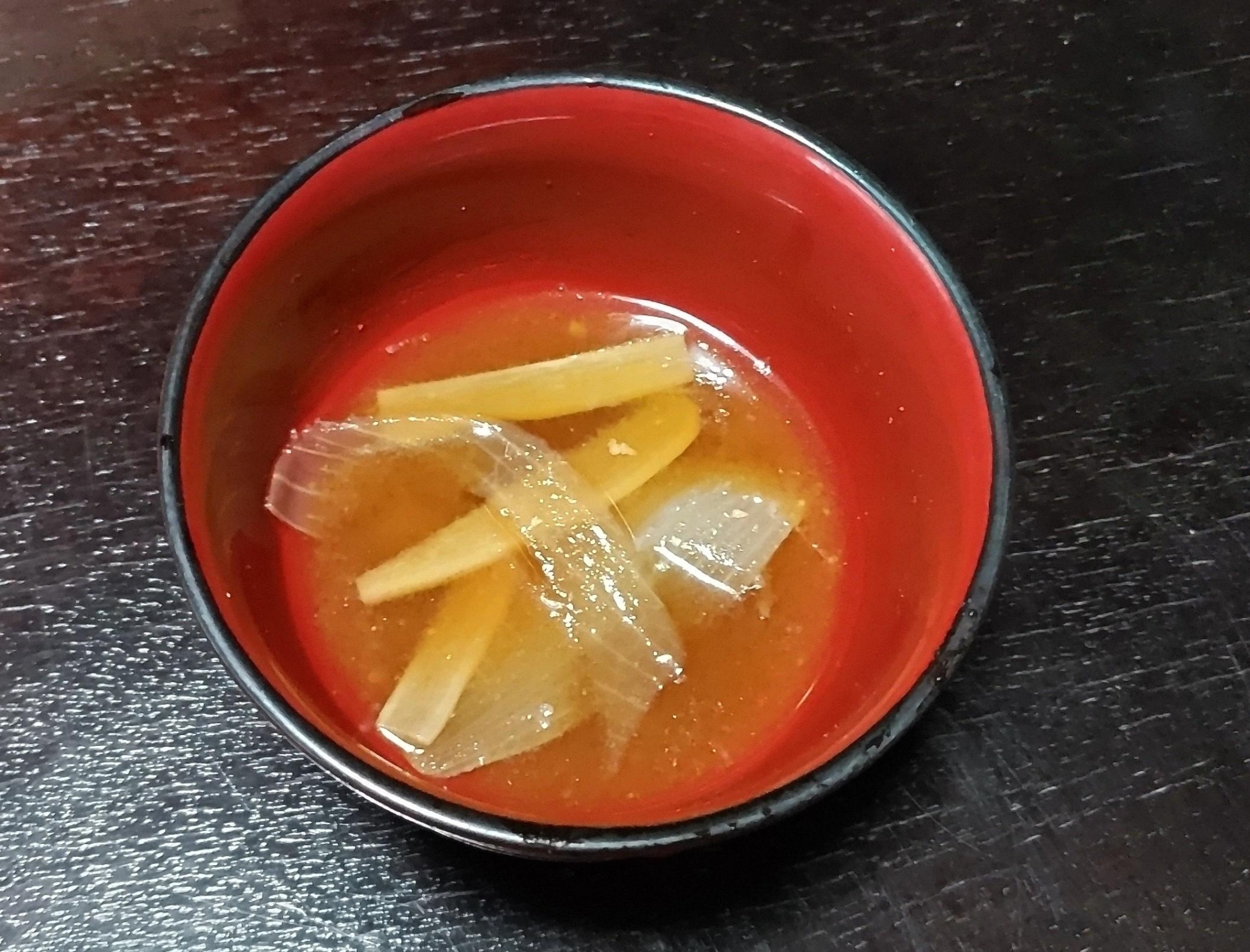 大根と玉ねぎの味噌汁