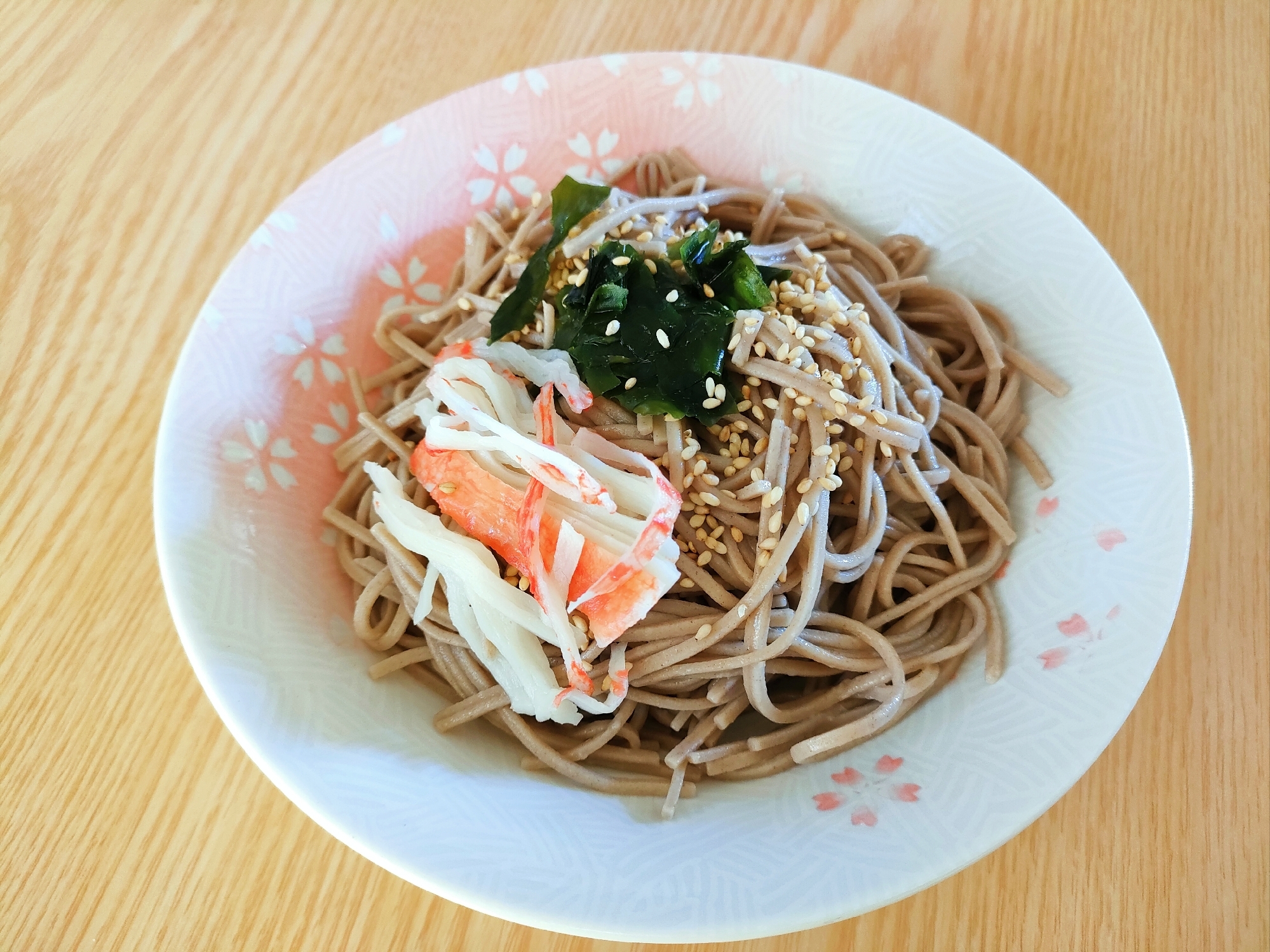 わかめとカニカマの冷やし蕎麦