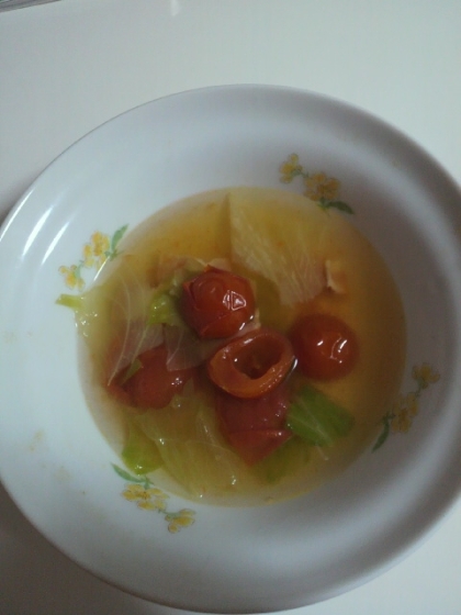シャキシャキ レタスとトマトの中華スープ
