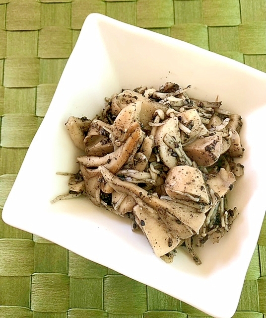 ストウブで☆きのことしらすのごままみれ○ダイエット