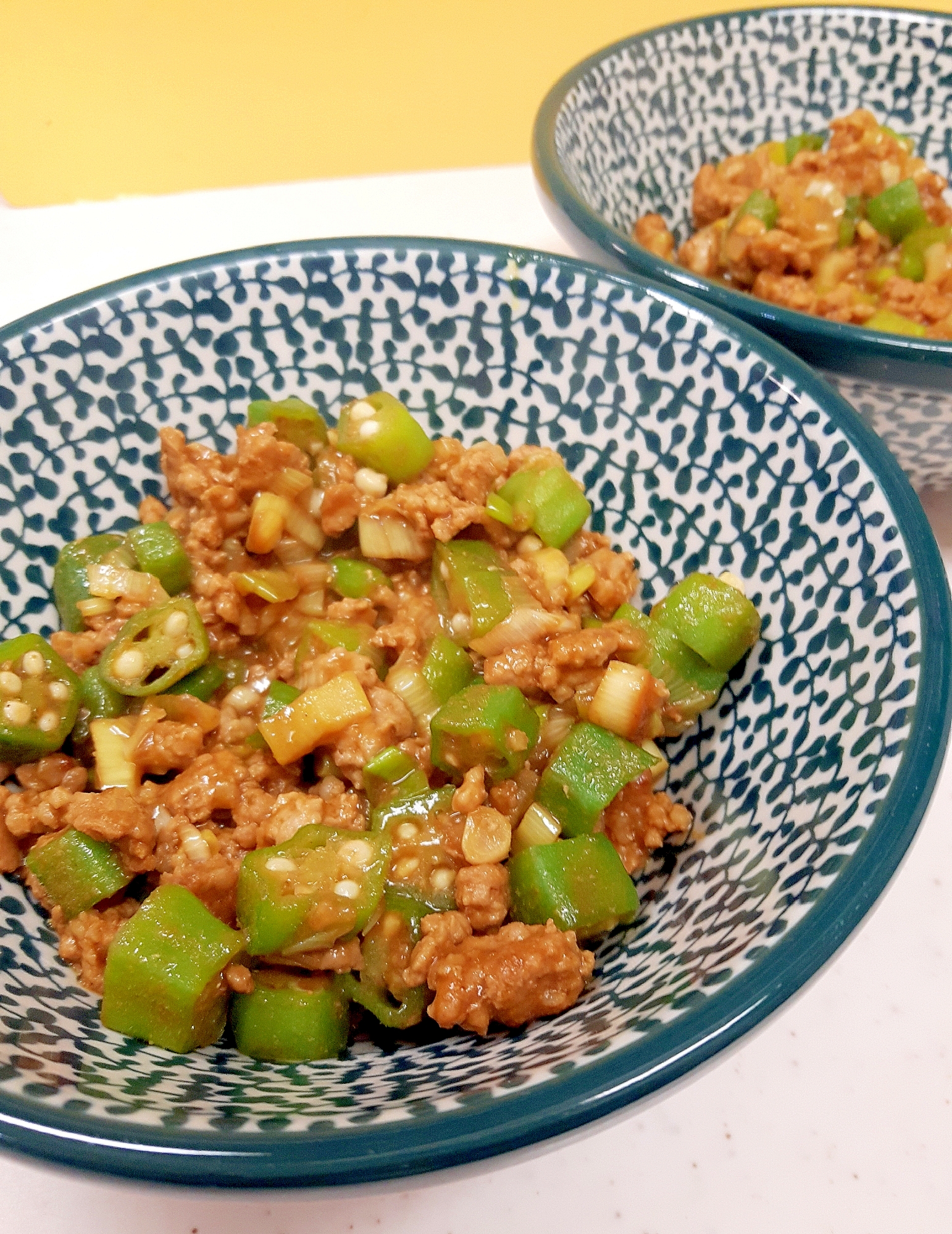 子供が喜ぶ！冷凍オクラと豚ひき肉の味噌カレー炒め♪