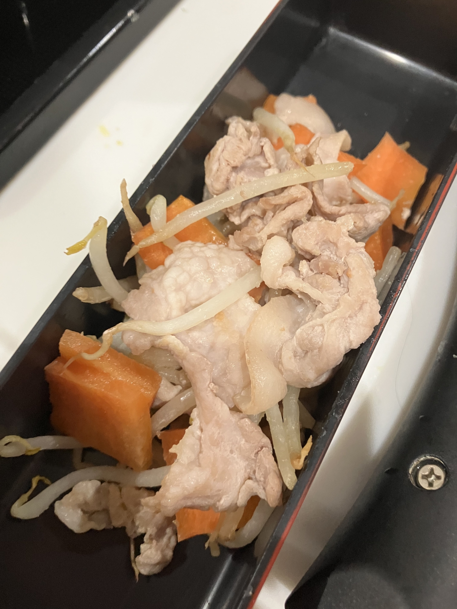 お弁当に豚もやし炒め