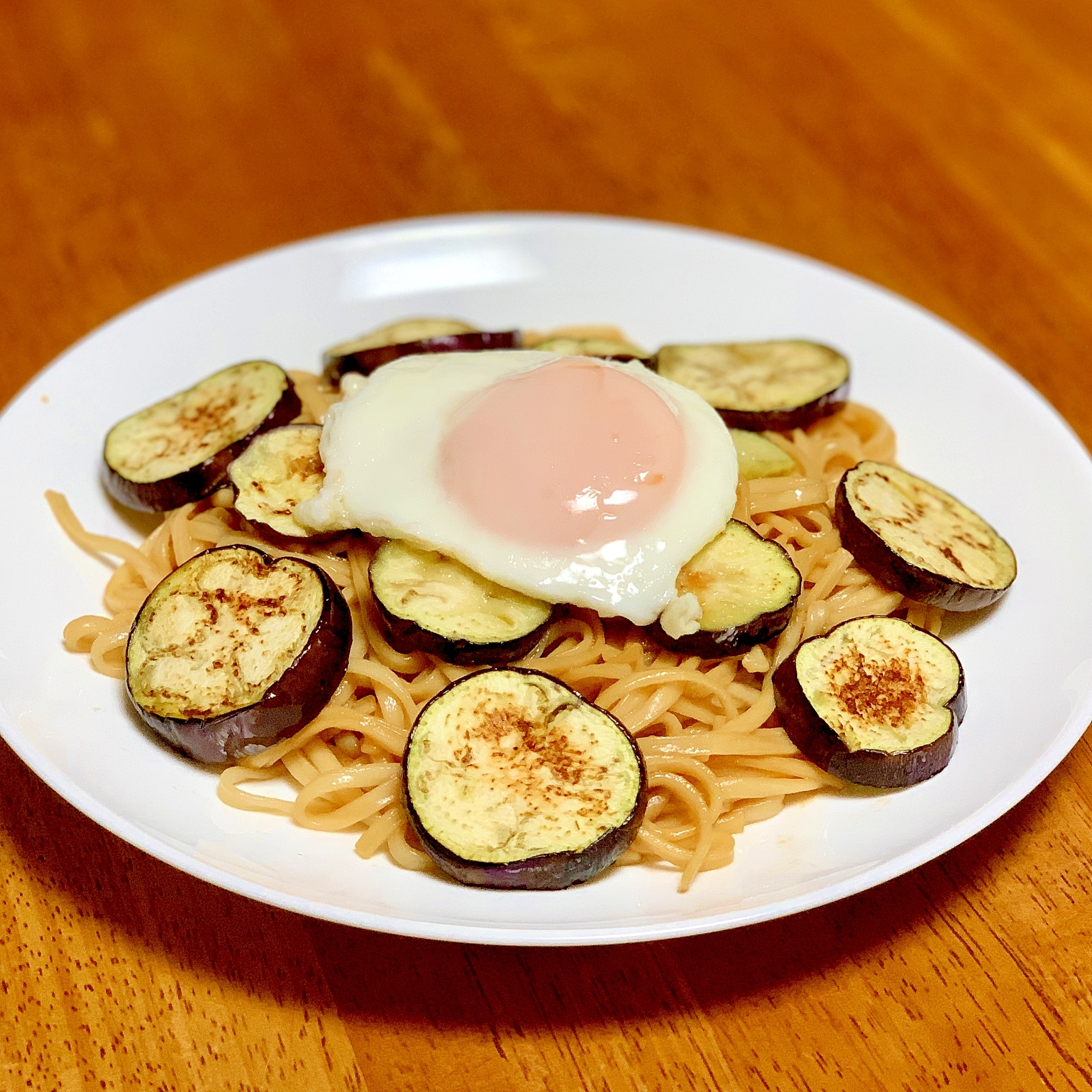 乾麺でナスと卵の焼きうどん