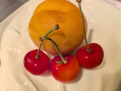 あんずとさくらんぼのヨーグルト