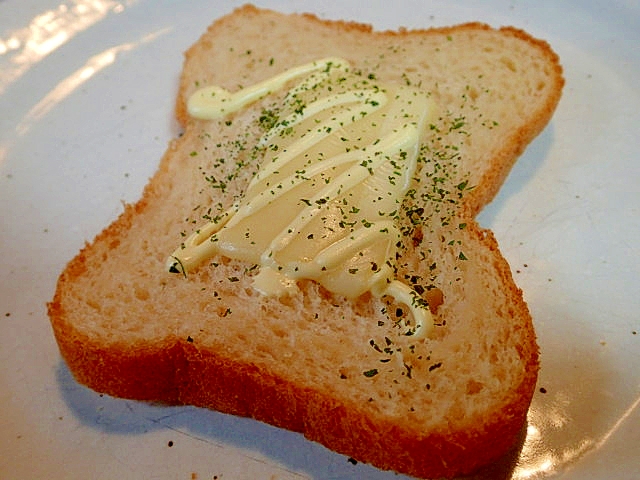 ご飯食パンで　パセリマヨ・モッツアレラトースト