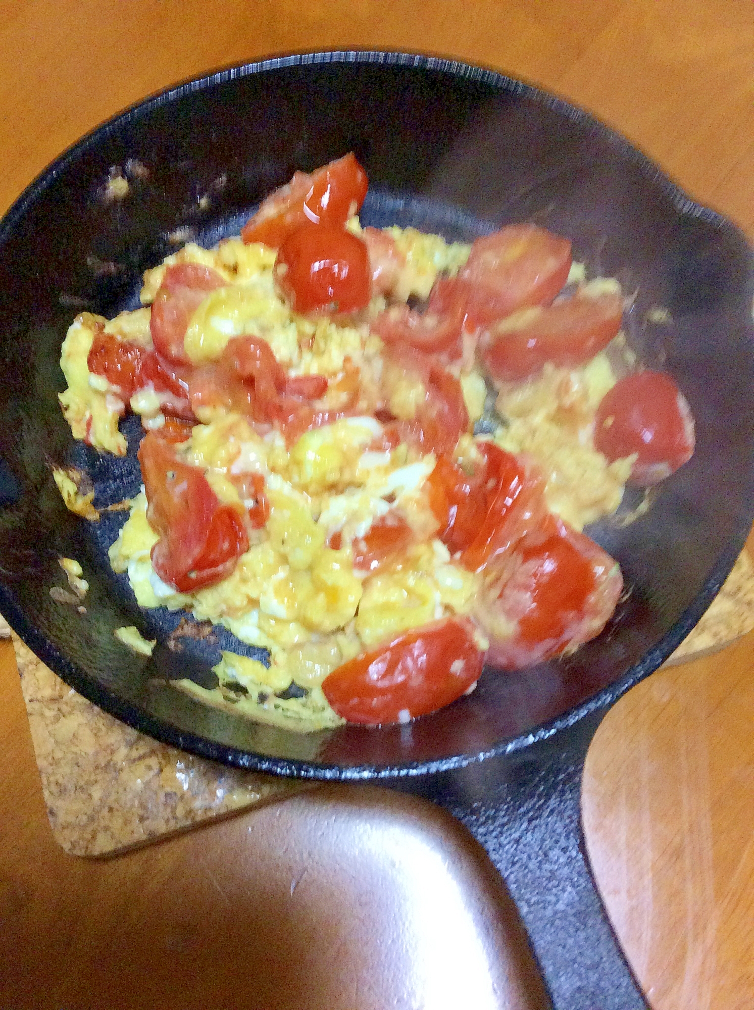 トマト卵炒め