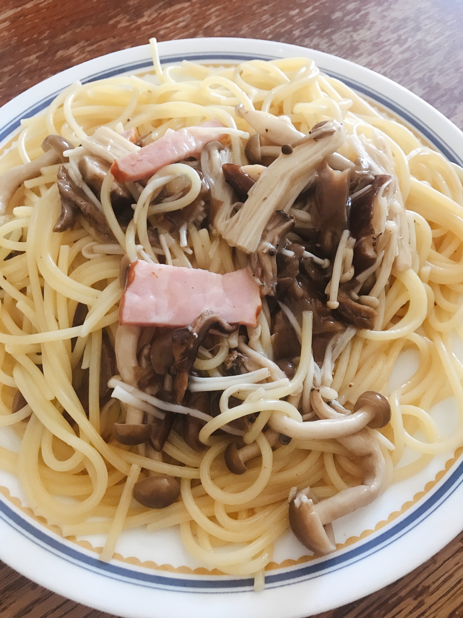 ベーコンときのこのパスタ