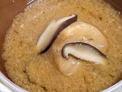 椎茸と麩の味噌汁
