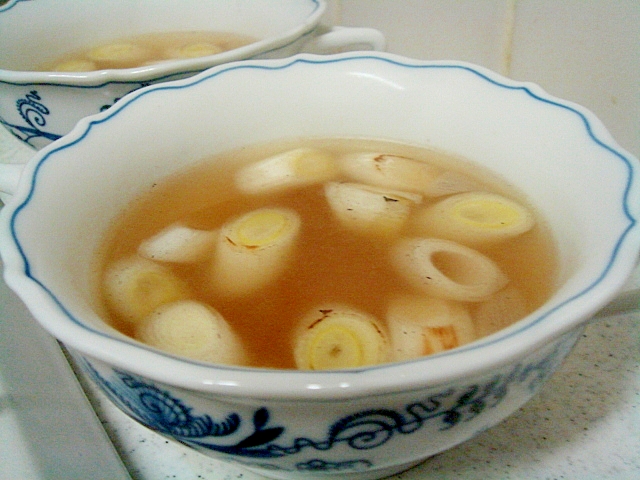 焼き白葱のコンソメスープ