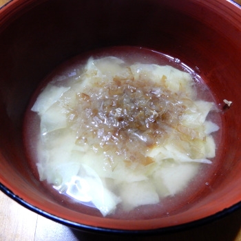 鰹節入り♡キャベツの味噌汁