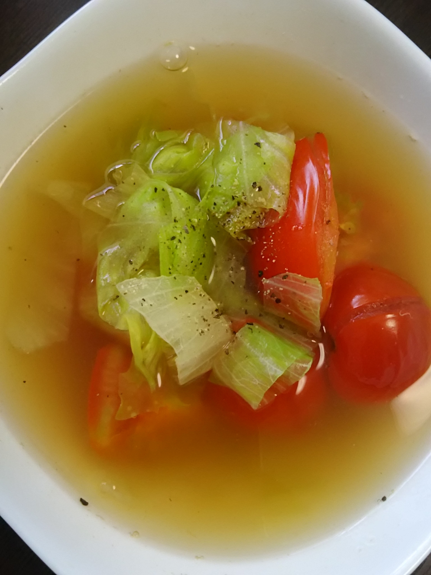 レタスとトマトのスープ(^^)