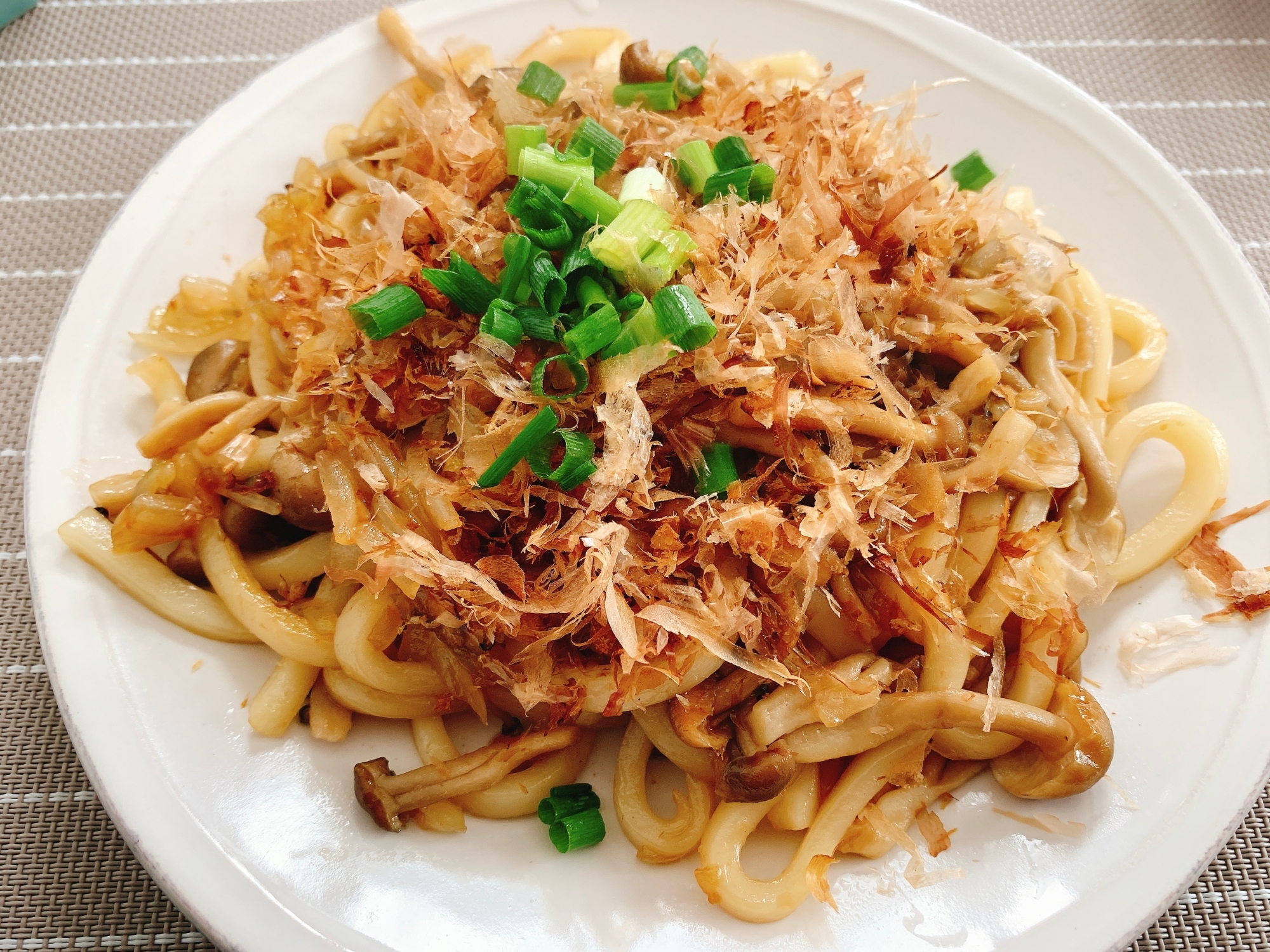 しめじたっぷり♪焼きうどん