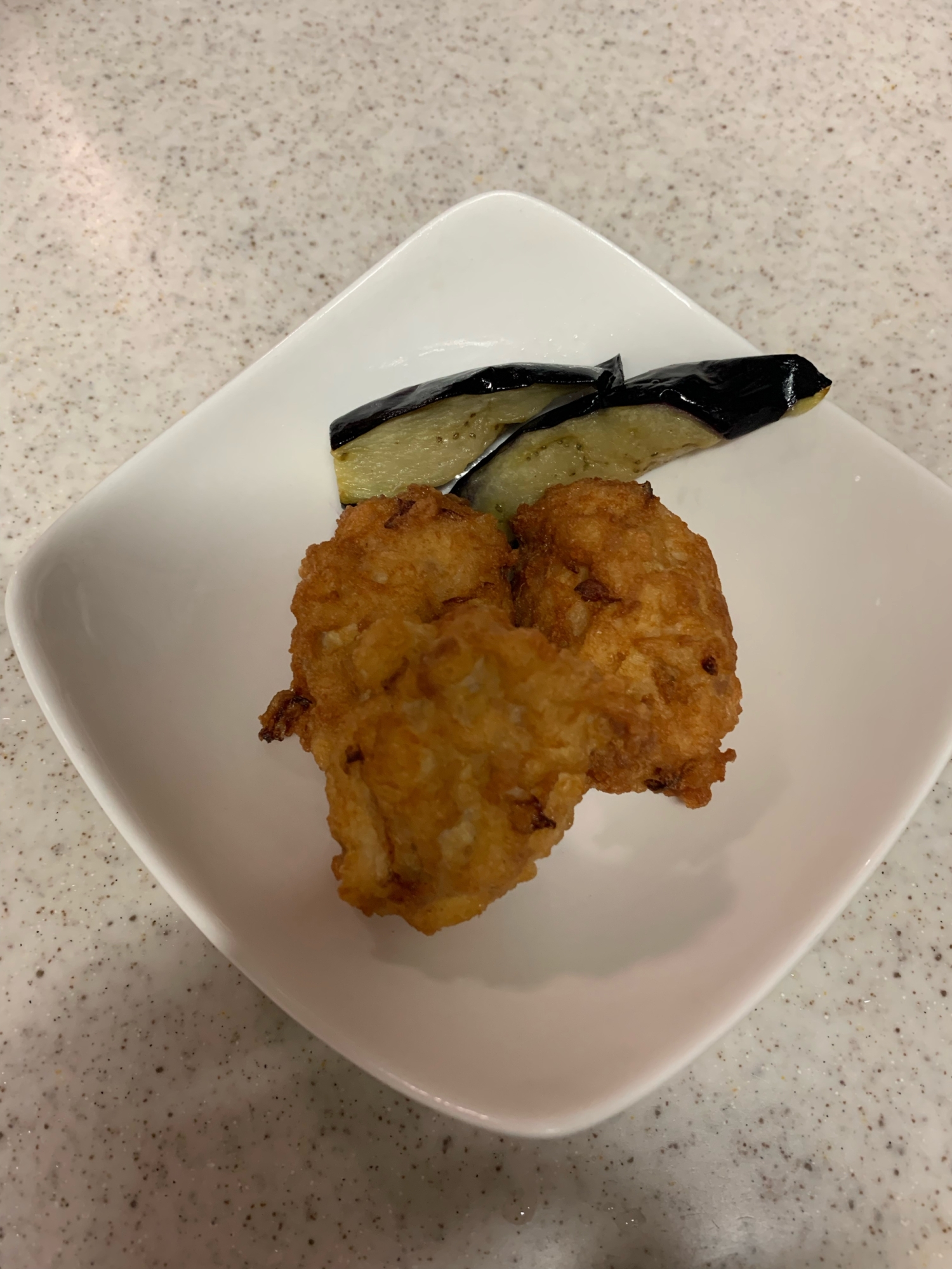 フワフワ☆お豆腐と鶏ひき肉のナゲット