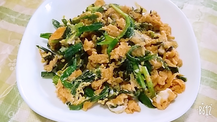 本だしが決め手！ニラ玉