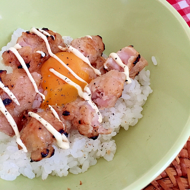 焼き鳥と卵黄の丼☆