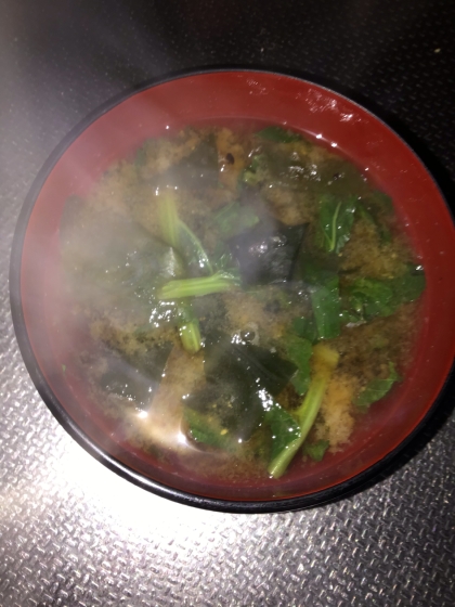 ほうれん草とワカメの味噌汁