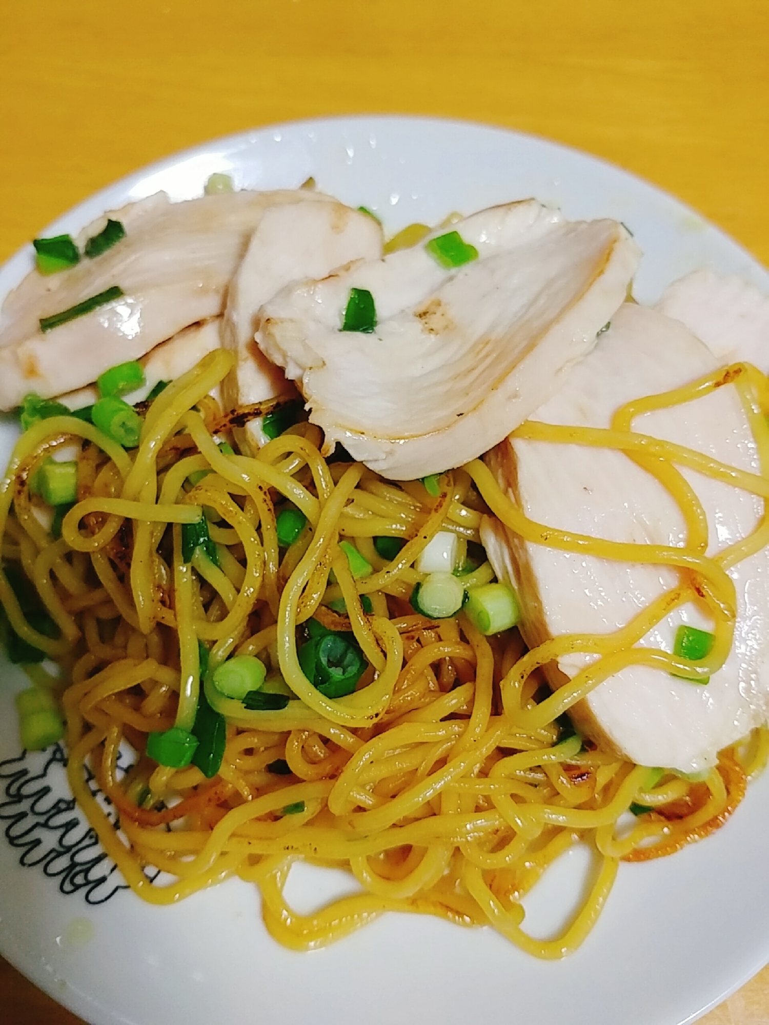 鶏ハムと小ネギの和風焼きそば