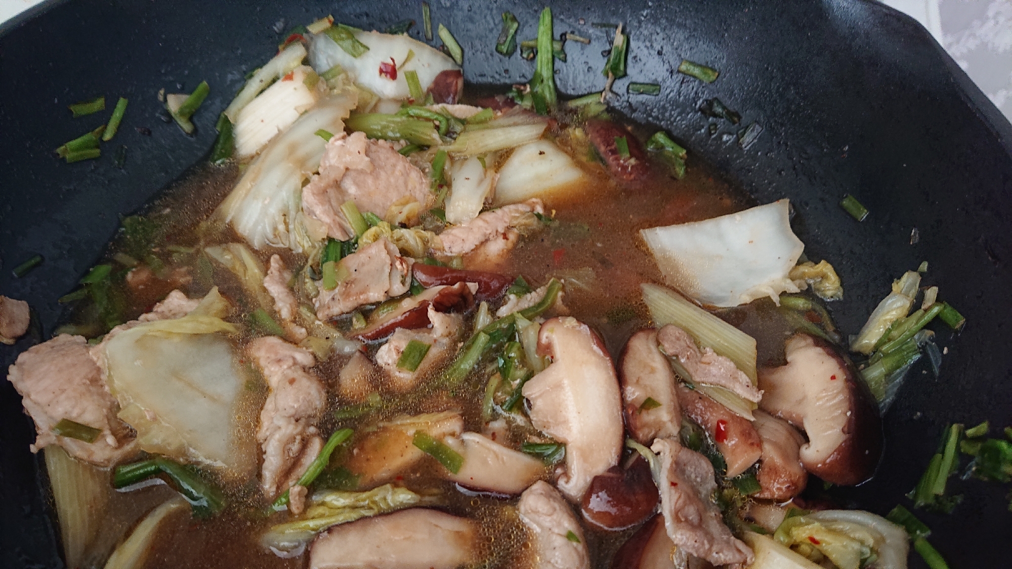 椎茸鶏肉野菜のにんにく醤油煮