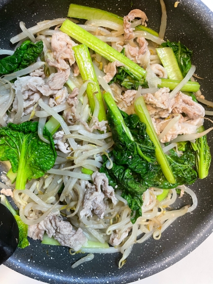 豚肉と小松菜もやしの焼肉風炒め