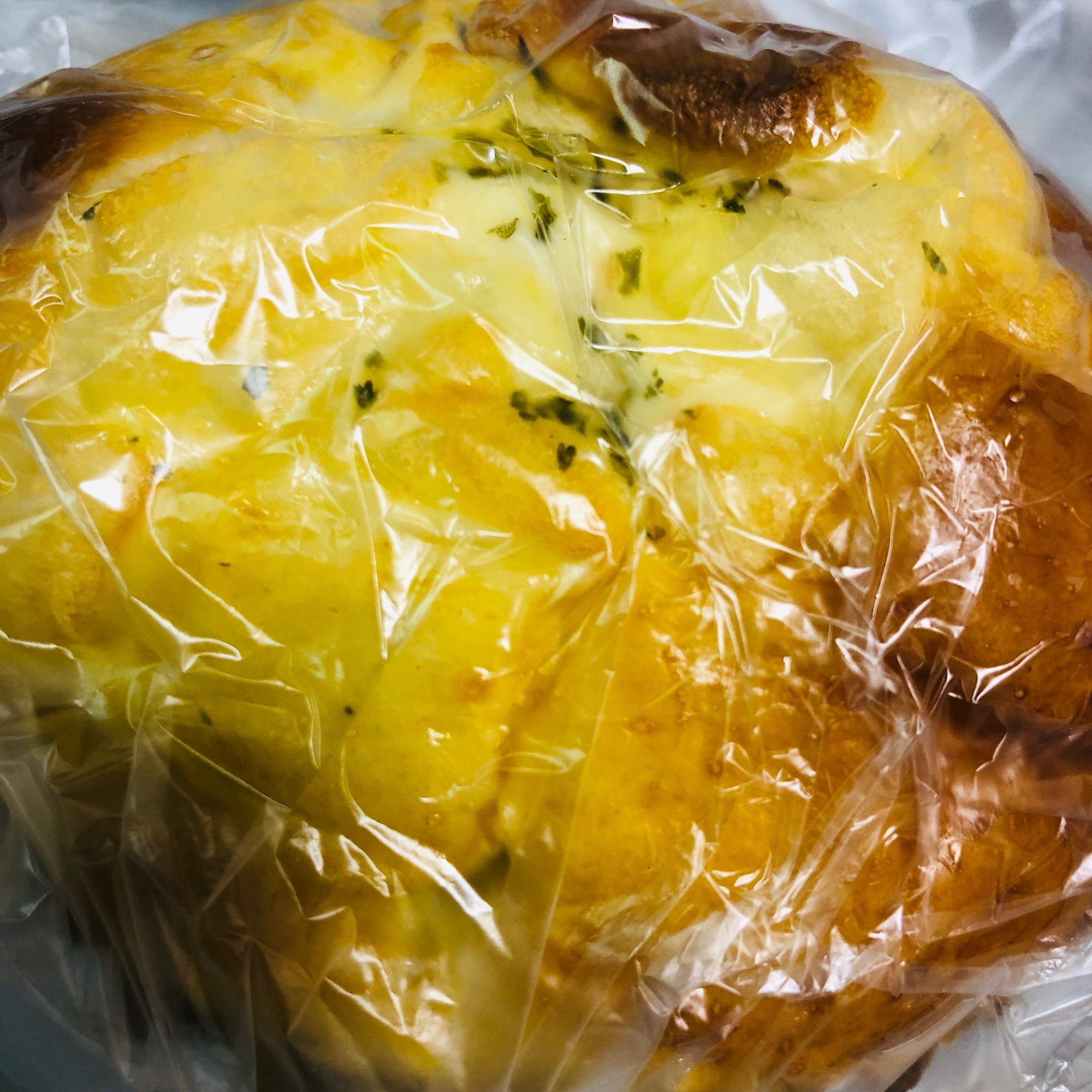 ポテトチーズのせロールパン