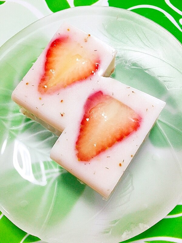 フ*ー様 苺ケーキ＆苺ぷっくりルミちゃん　コヤンイサムチョン　Dカン付きトートバ フ*ー様 苺ケーキ＆苺ぷっくりルミちゃん コヤンイサムチョン D