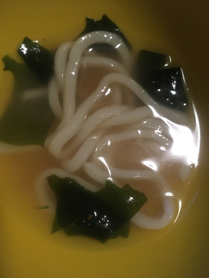 冷凍うどんでも柔らか！子供用わかめうどん