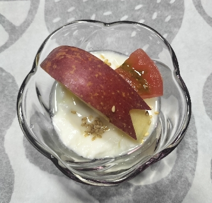 ꪔ̤̮りんごと野菜のヨーグルト✧˖°