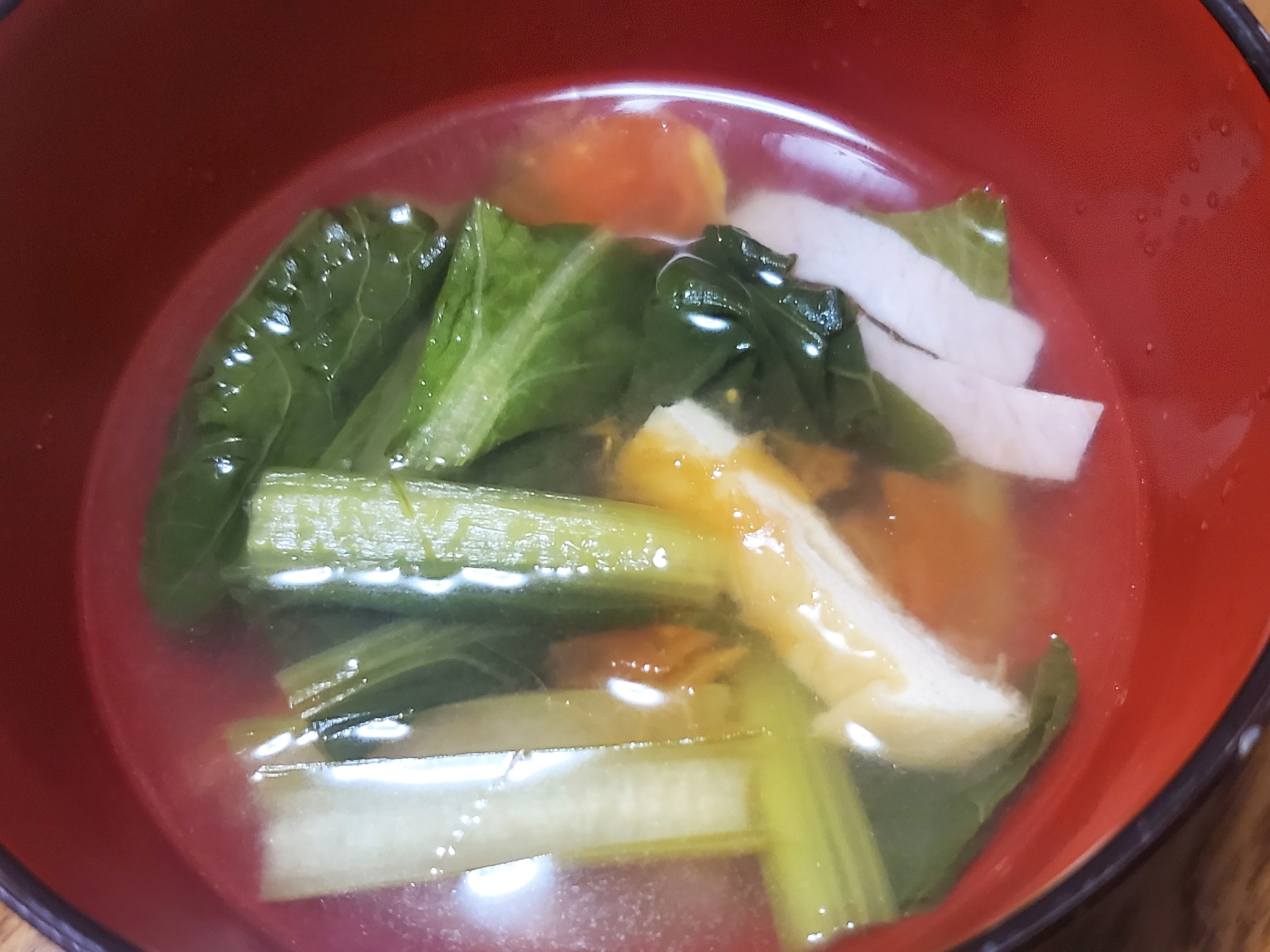 酸味たっぷり野菜入り鶏ガラスープ