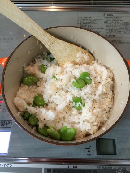 ホッケとそら豆の混ぜご飯