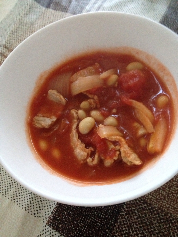 豚肉と大豆のトマトスープ