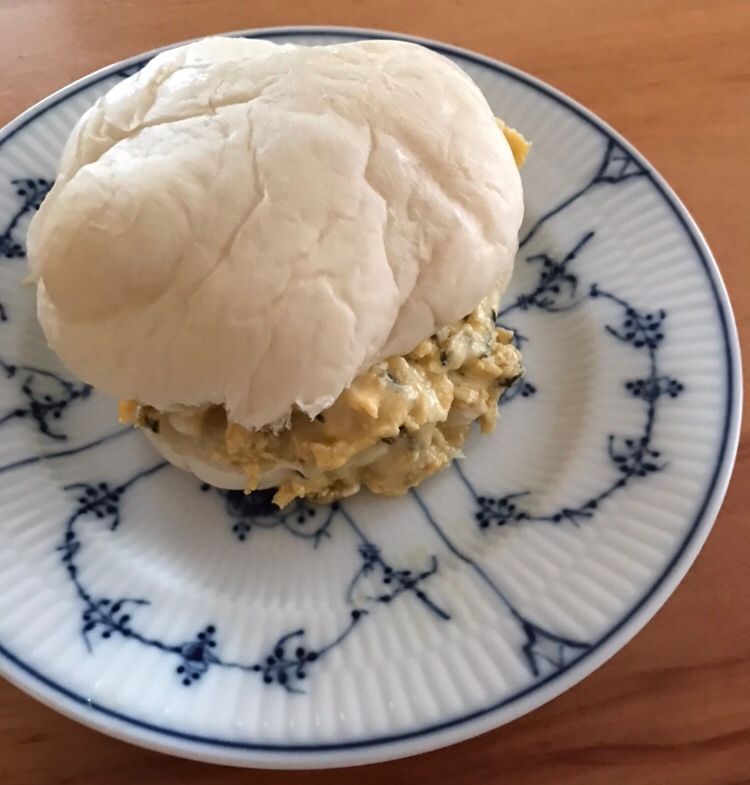 バジルマヨ炒り卵サンド