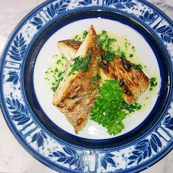 パセリ バターソースで食べる真鯛 レシピ 作り方 By ビッグさん 楽天レシピ パセリ バターソースで食べる真鯛 レシピ 作り方 By ビッグさん 楽天レシピ