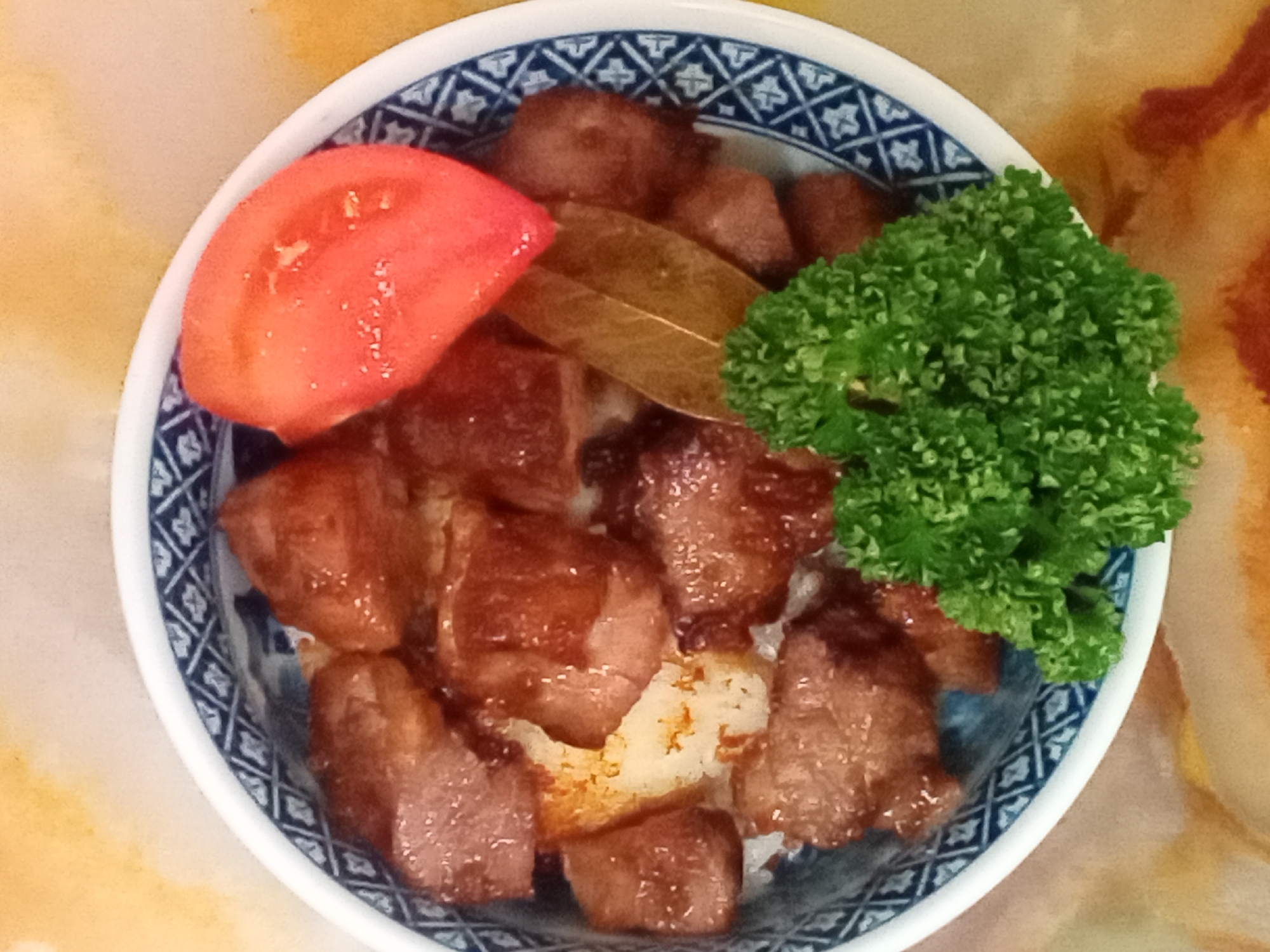 おこげ☆ステーキ丼☆トマト☆パセリ添え